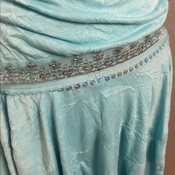 CHARLOTTE RUSSE • DRESSES - Picture 2 of 9